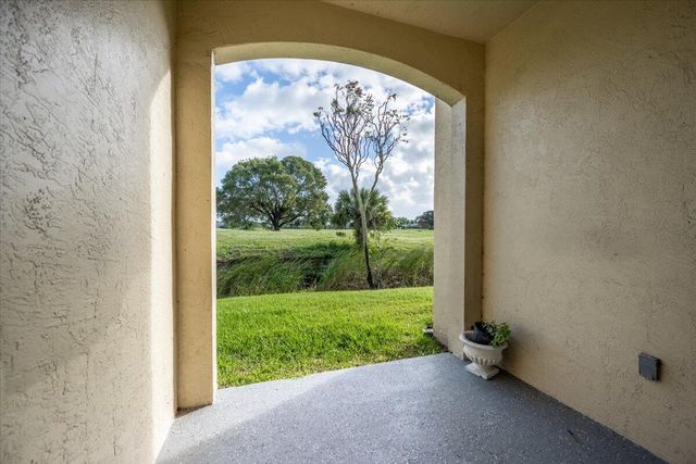 2060 Greenview Shores Boulevard 308, Wellington, FL 33414