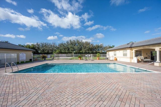 2060 Greenview Shores Boulevard 308, Wellington, FL 33414