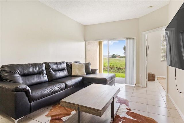 2060 Greenview Shores Boulevard 308, Wellington, FL 33414