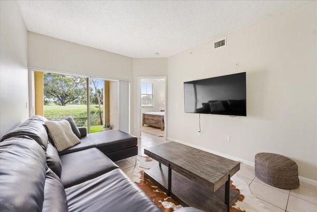 2060 Greenview Shores Boulevard 308, Wellington, FL 33414