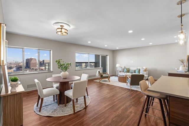 121 W 48th Street 1504, Kansas City, MO 64112