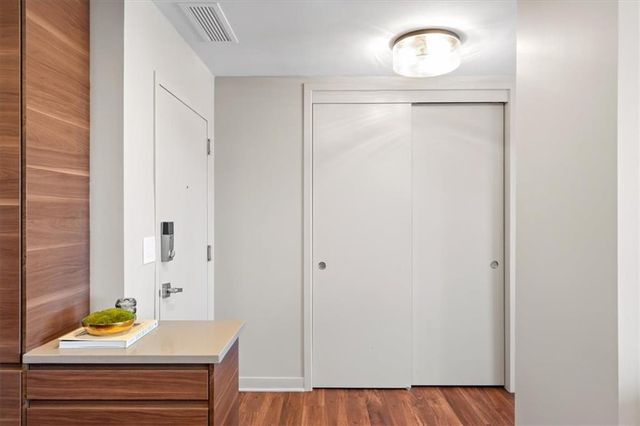 121 W 48th Street 1504, Kansas City, MO 64112