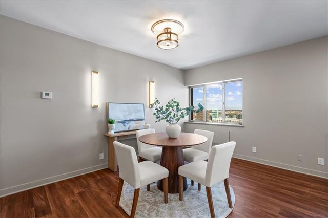 121 W 48th Street 1504, Kansas City, MO 64112