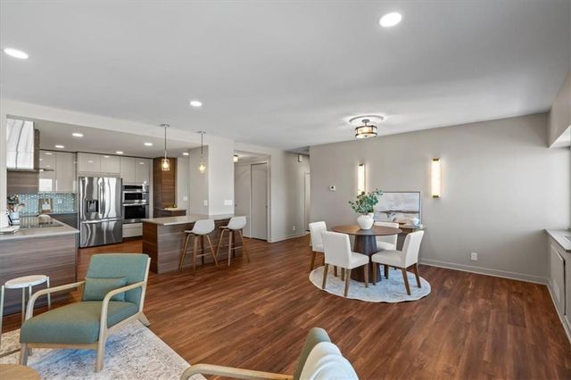 121 W 48th Street 1504, Kansas City, MO 64112