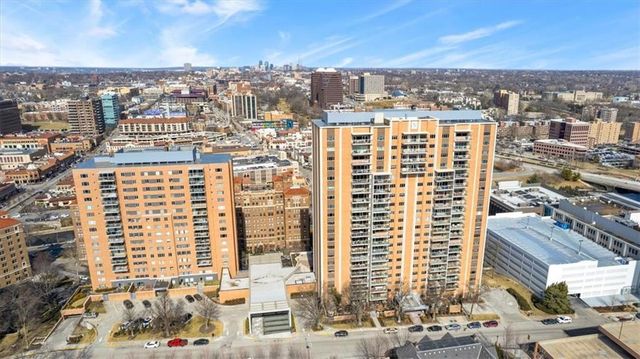 121 W 48th Street 1504, Kansas City, MO 64112
