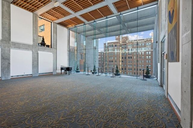 121 W 48th Street 1504, Kansas City, MO 64112