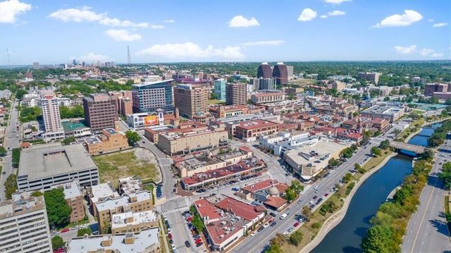 121 W 48th Street 1504, Kansas City, MO 64112