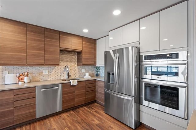 121 W 48th Street 1504, Kansas City, MO 64112