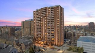 121 W 48th Street 1504, Kansas City, MO 64112