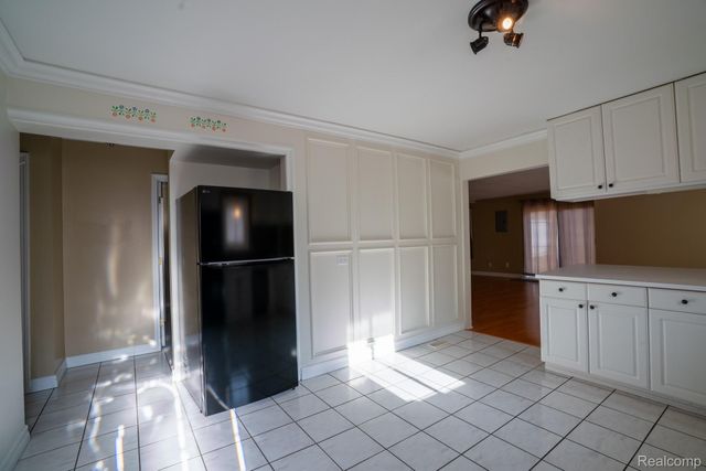 4205 Harding Street, Dearborn Heights, MI 48125