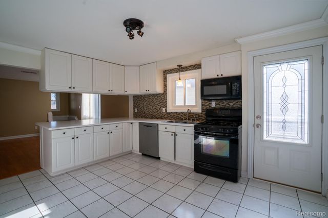 4205 Harding Street, Dearborn Heights, MI 48125