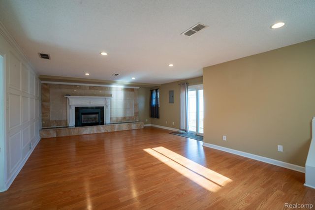 4205 Harding Street, Dearborn Heights, MI 48125