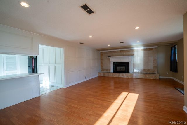 4205 Harding Street, Dearborn Heights, MI 48125