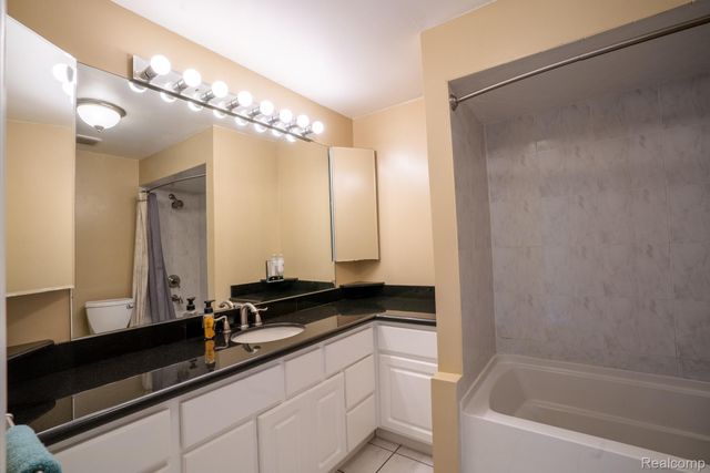 4205 Harding Street, Dearborn Heights, MI 48125