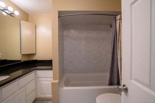 4205 Harding Street, Dearborn Heights, MI 48125