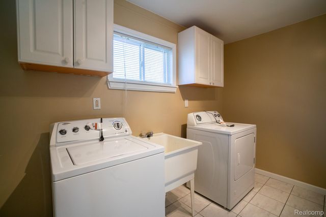 4205 Harding Street, Dearborn Heights, MI 48125