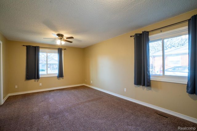 4205 Harding Street, Dearborn Heights, MI 48125