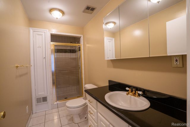 4205 Harding Street, Dearborn Heights, MI 48125