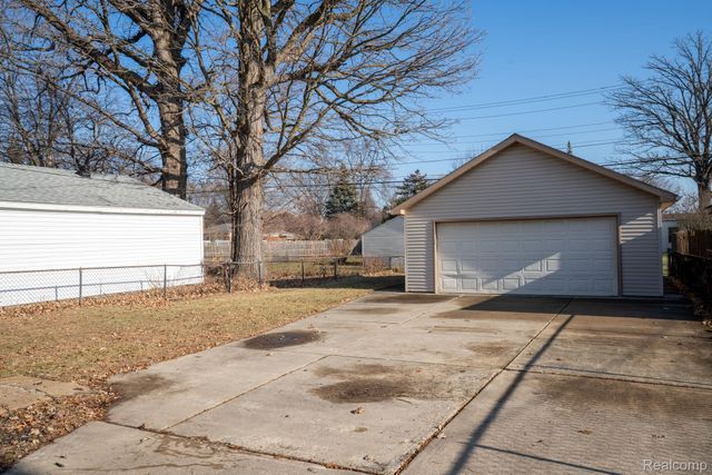 4205 Harding Street, Dearborn Heights, MI 48125