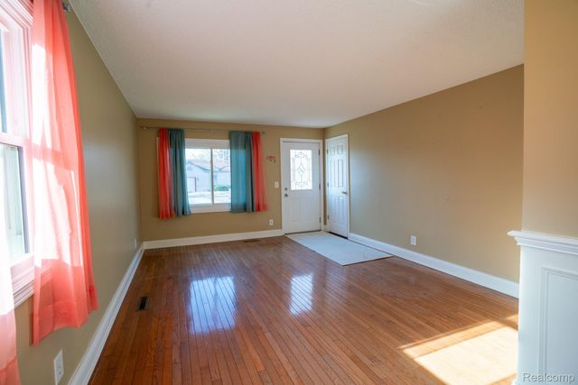 4205 Harding Street, Dearborn Heights, MI 48125