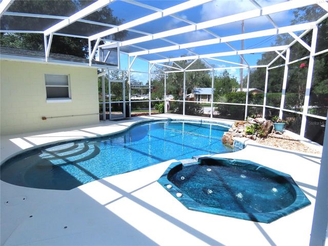 787 N WATERVIEW DRIVE, Clermont, FL 34711