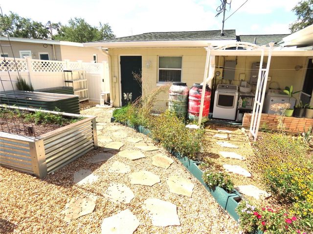 787 N WATERVIEW DRIVE, Clermont, FL 34711