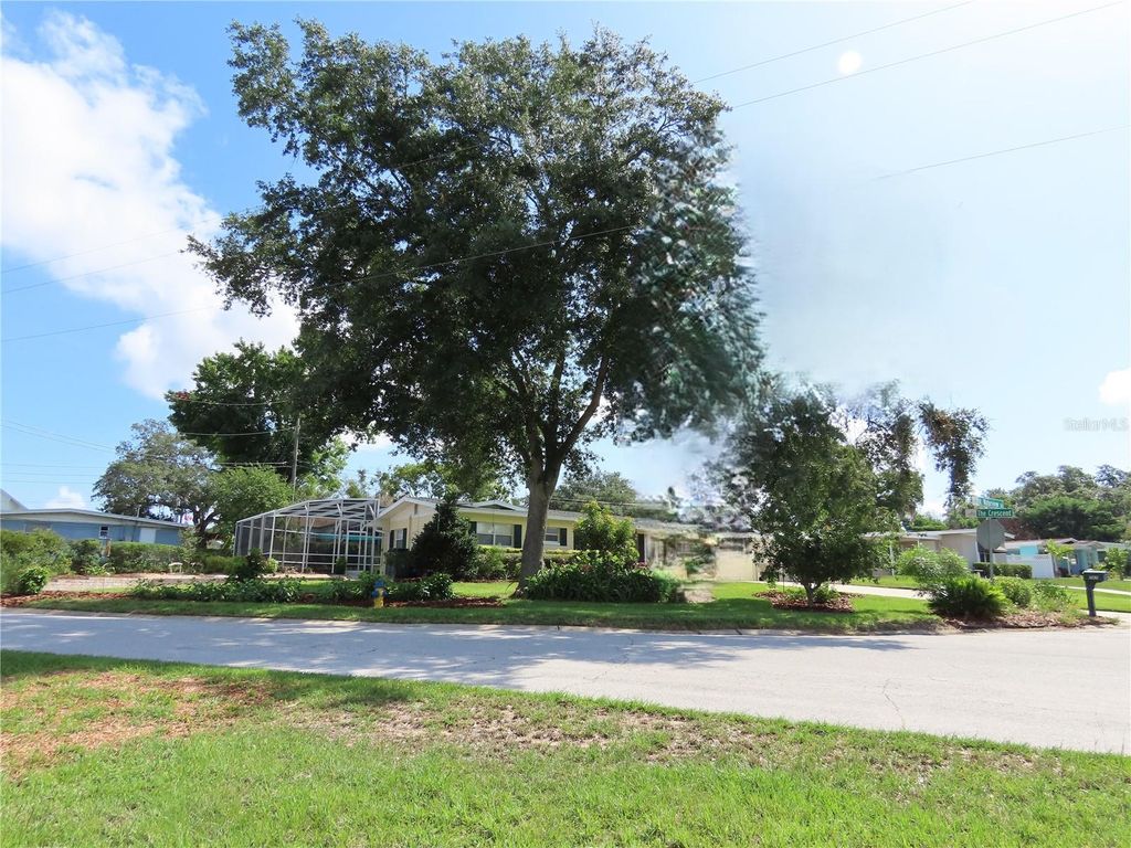 787 N WATERVIEW DRIVE, Clermont, FL 34711