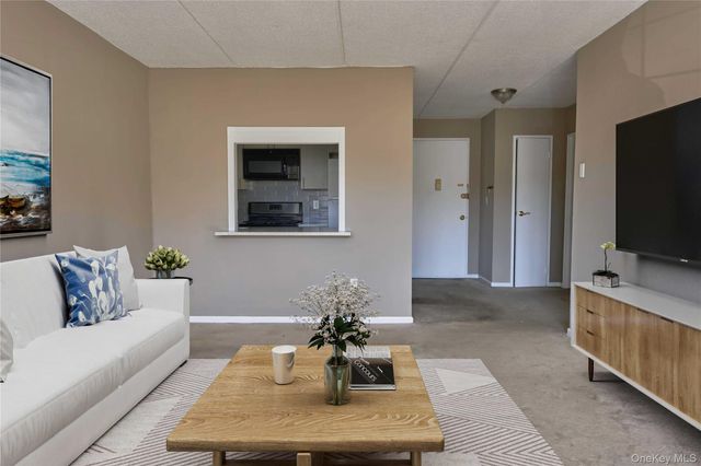 2 Consulate Drive 1J, Tuckahoe, NY 10707