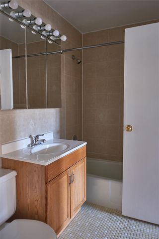 2 Consulate Drive 1J, Tuckahoe, NY 10707