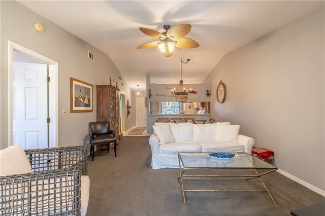 2048 Pine Isle LN 2048, Naples, FL 34112