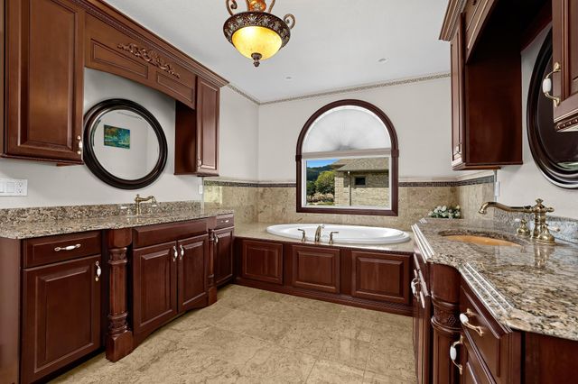 3312 Augusta Lane, Onalaska, WI 54650