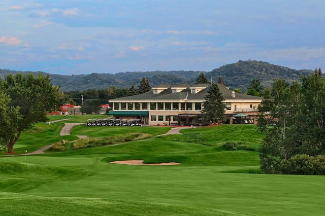 3312 Augusta Lane, Onalaska, WI 54650