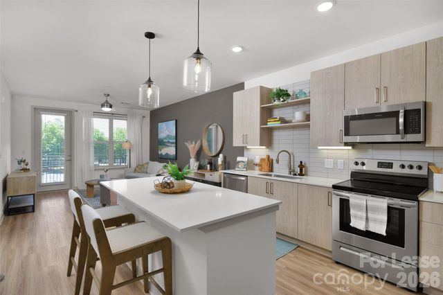 9821 Research Drive Leopold-B1, Charlotte, NC 28262