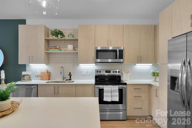 9821 Research Drive Leopold-B1, Charlotte, NC 28262