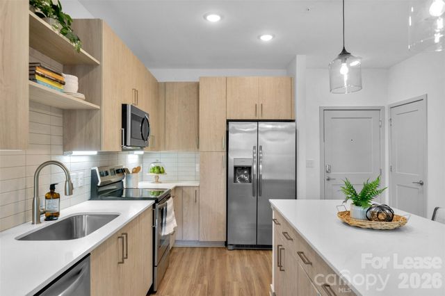 9821 Research Drive Leopold-B1, Charlotte, NC 28262