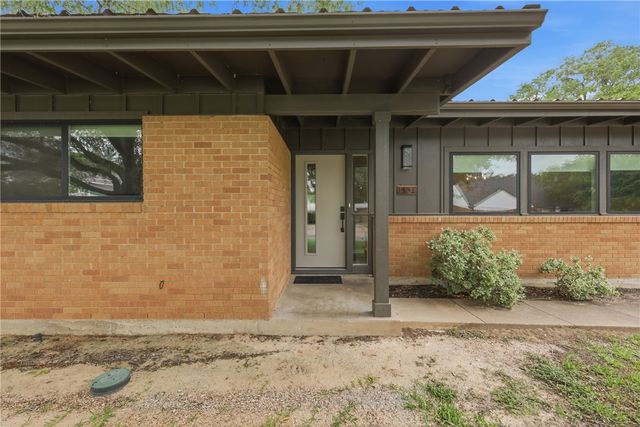 1304 Leacrest Drive, College Station, TX 77840