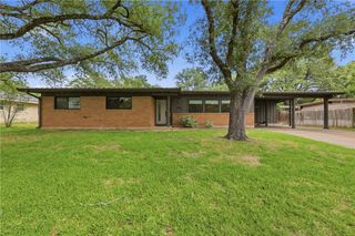 1304 Leacrest Drive, College Station, TX 77840