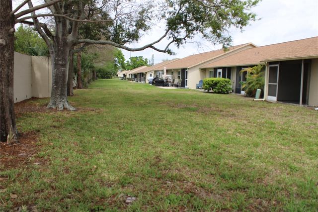 10780 43RD STREET N 701, Clearwater, FL 33762