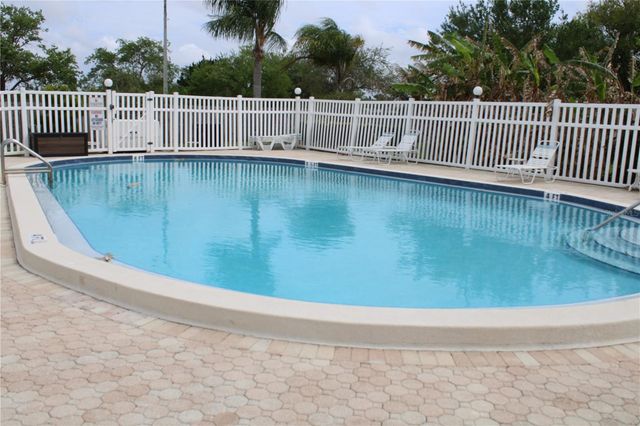 10780 43RD STREET N 701, Clearwater, FL 33762