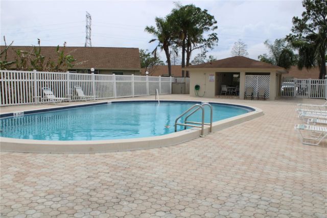 10780 43RD STREET N 701, Clearwater, FL 33762