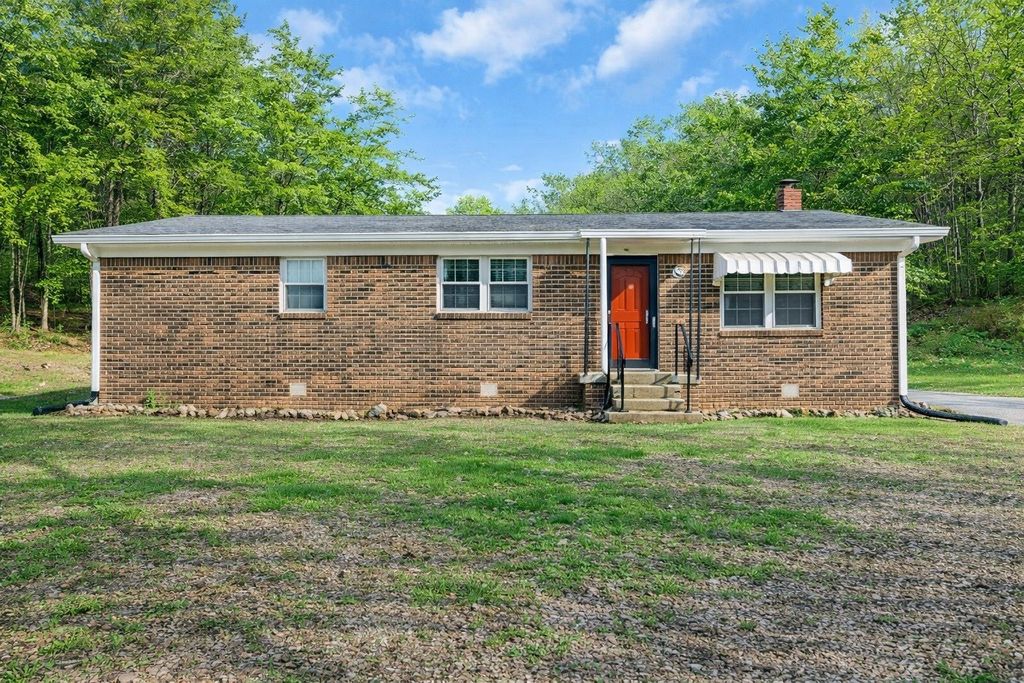 1783 Agnew Rd, Pulaski, TN 38478