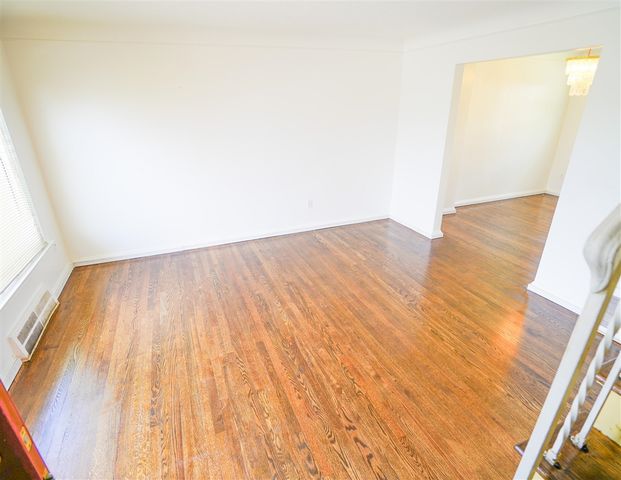 17199 Meyers Road, Detroit, MI 48235