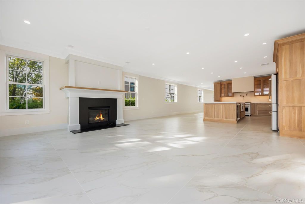 11 Riverdale Avenue, Massapequa, NY 11758 — photo 5
