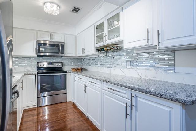 27301 NE Plantation Drive 301, Atlanta, GA 30324