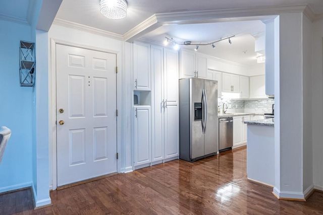 27301 NE Plantation Drive 301, Atlanta, GA 30324