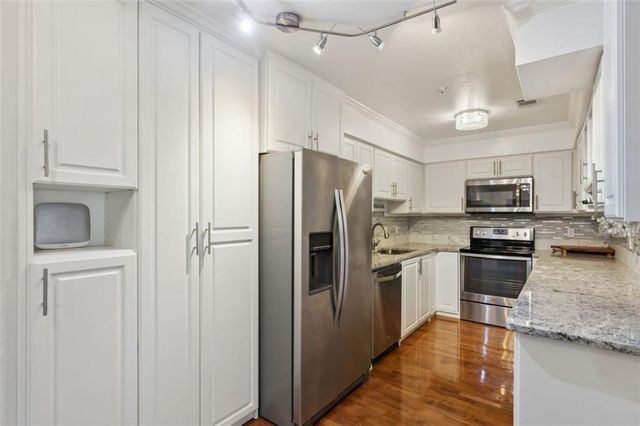 27301 NE Plantation Drive 301, Atlanta, GA 30324