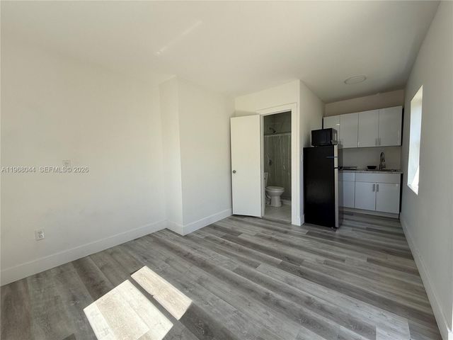 2801 SW 26th St R-Left, Miami, FL 33133