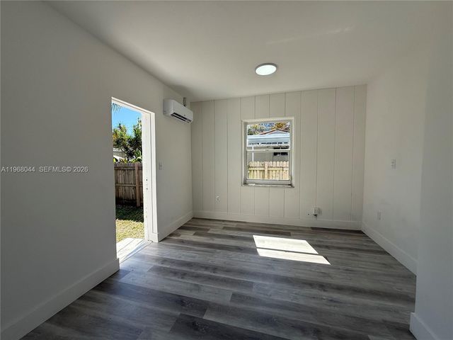 2801 SW 26th St R-Left, Miami, FL 33133