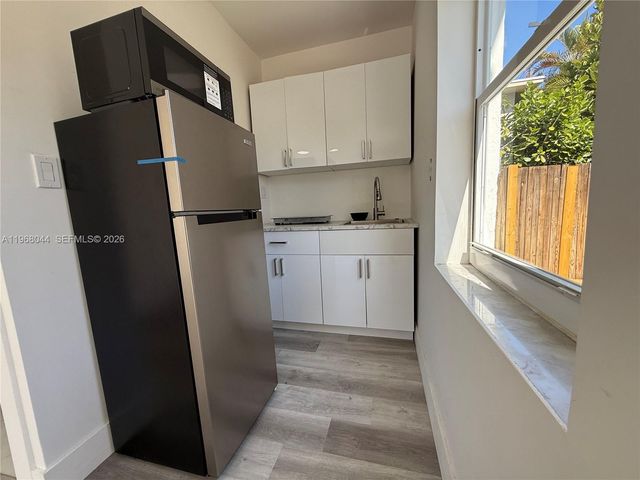 2801 SW 26th St R-Left, Miami, FL 33133