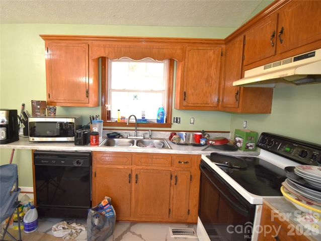 151 Cedar Valley Road, Hudson, NC 28638